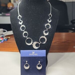 Swarovski Silver Circle Necklace and Earring Set